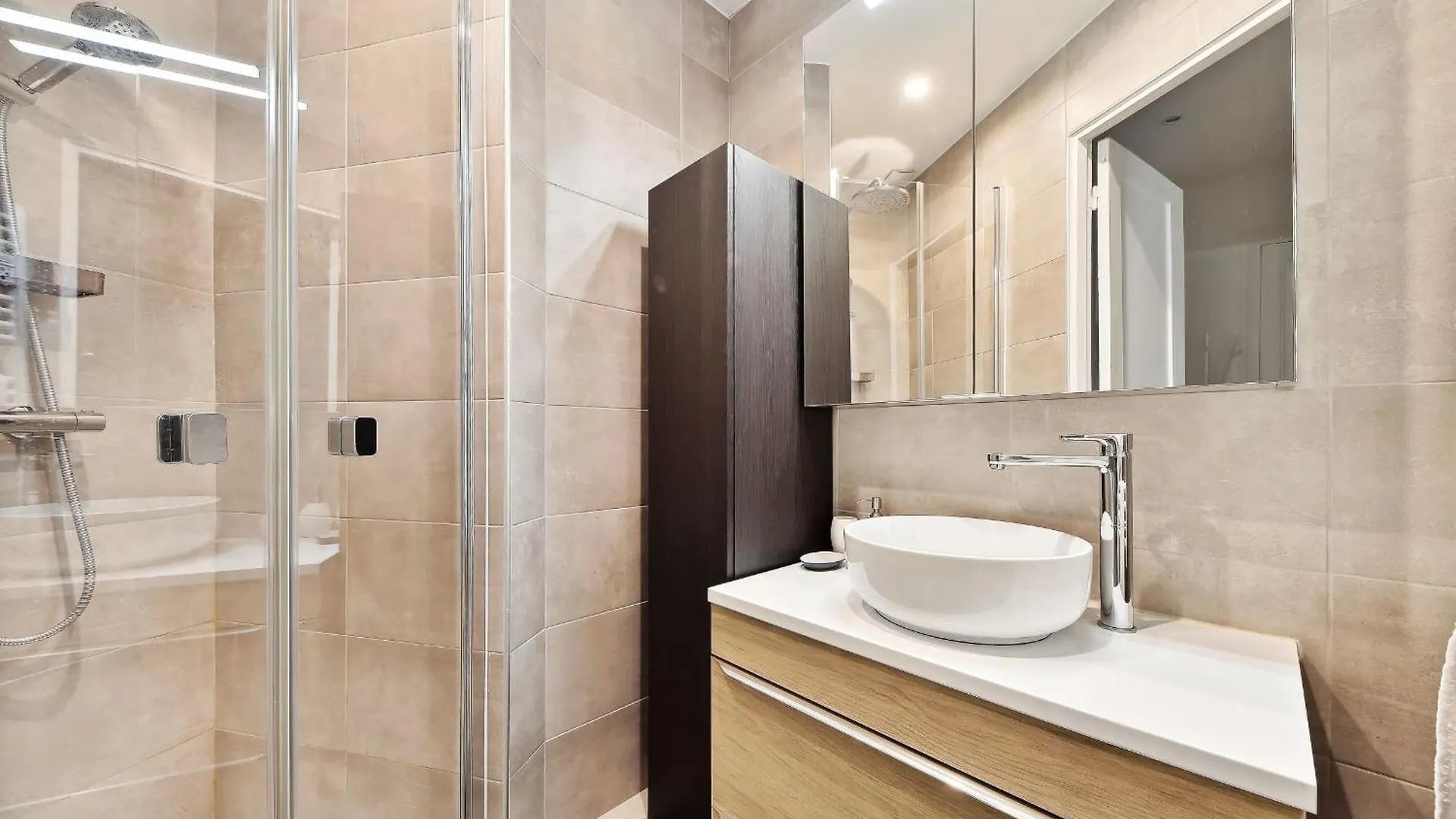 Bnbnova - 2Br - Eiffel Tower & Grenelle Paris Apartment